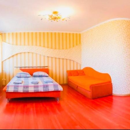 Red Apartment 2019 Very Centre ヘルソン エクステリア 写真