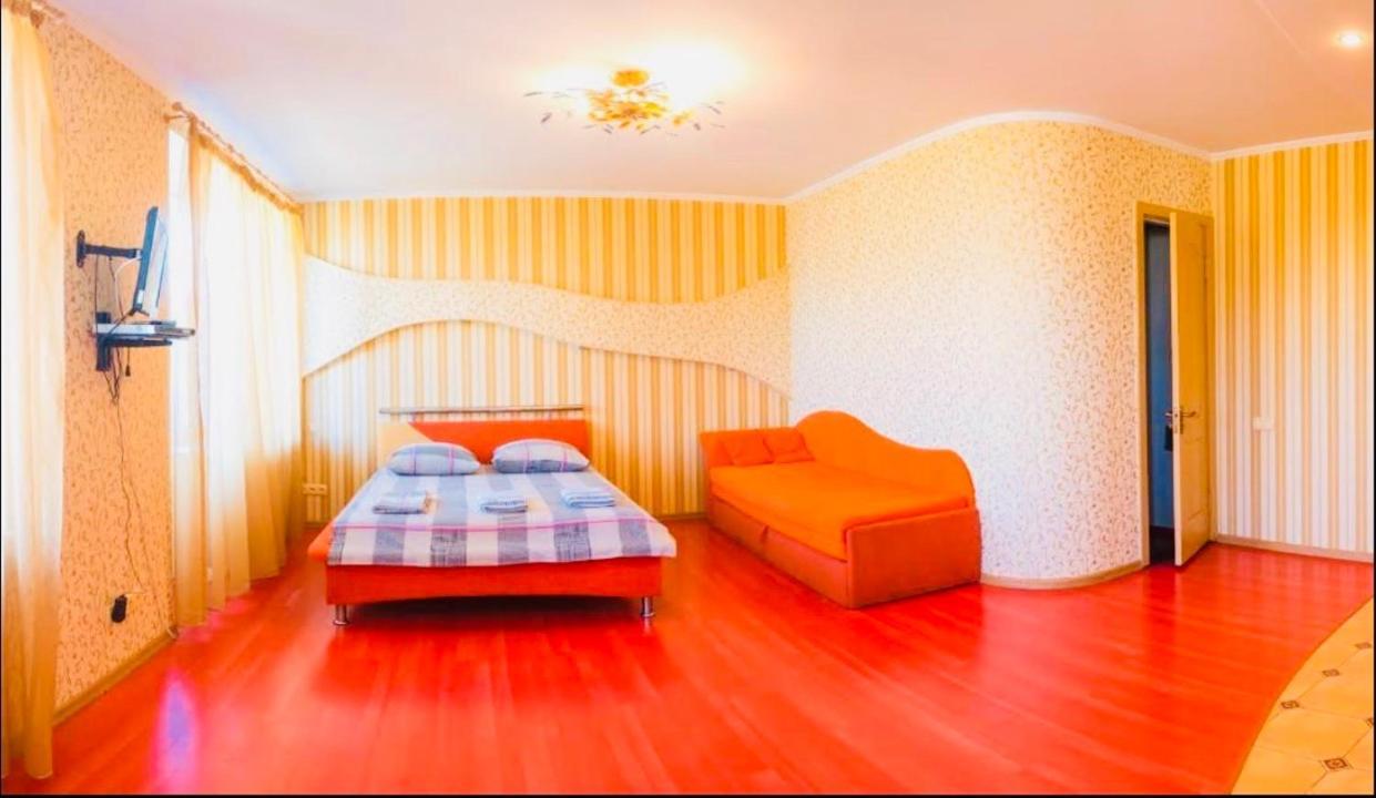 Red Apartment 2019 Very Centre ヘルソン エクステリア 写真